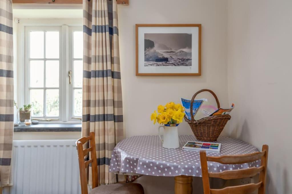 Coastal Cottage 'The Garden Cottage ' Hartland Eksteriør bilde